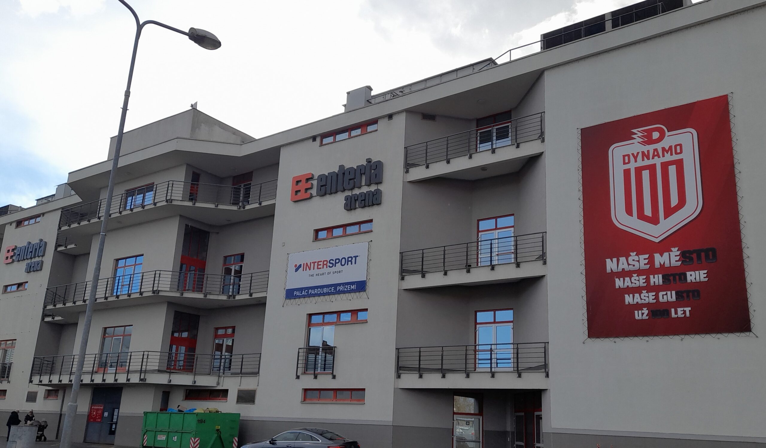 Pardubice, hokejová aréna