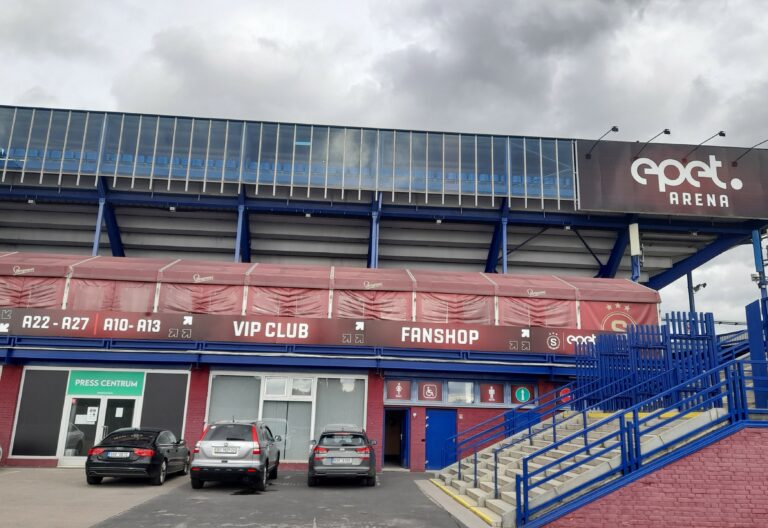 Fotbalový stadion na Letné.