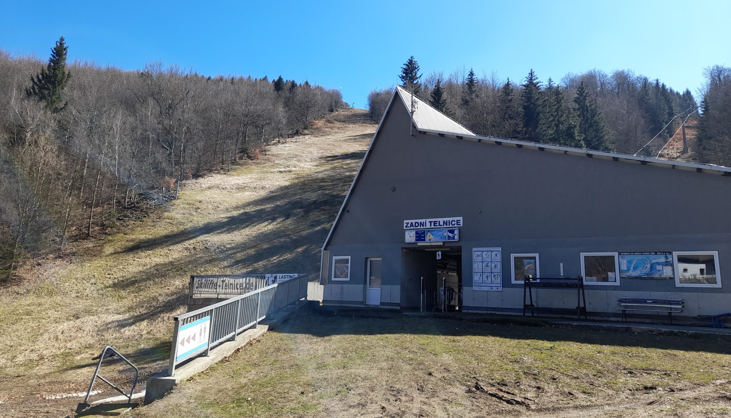 Středisko Zadní Telnice na severu Čech láká v zimě lyžaře a rekreanty po celý rok